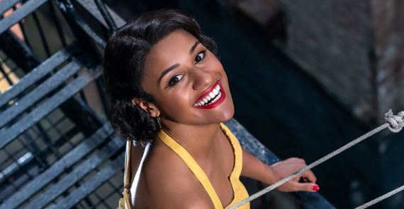 Bl�i sa nakr�canie seri�lu s Arianou DeBose, ktor� si zahr� ��fkuch�rku