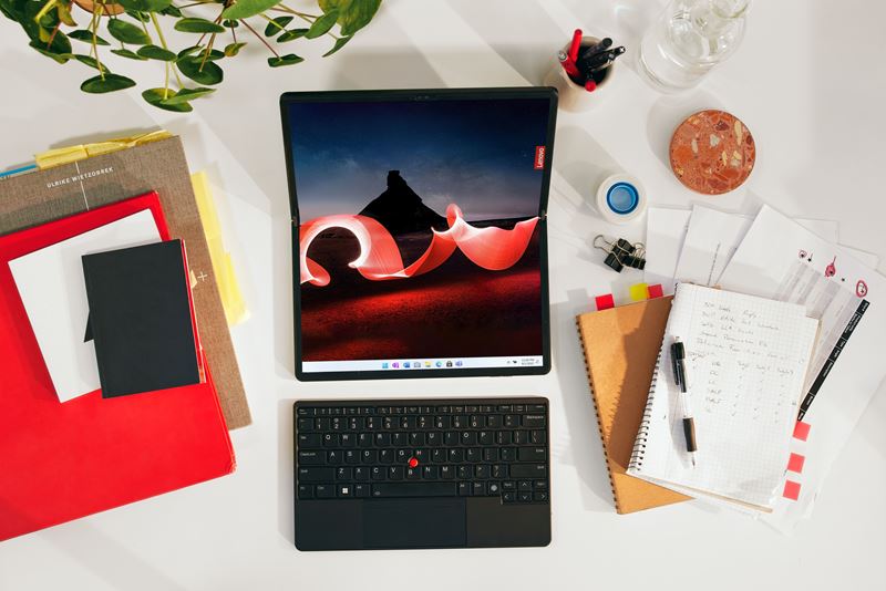 Lenovo predstavilo druhú generáciu ohýbateľného tabletu ThinkPad X1 Fold