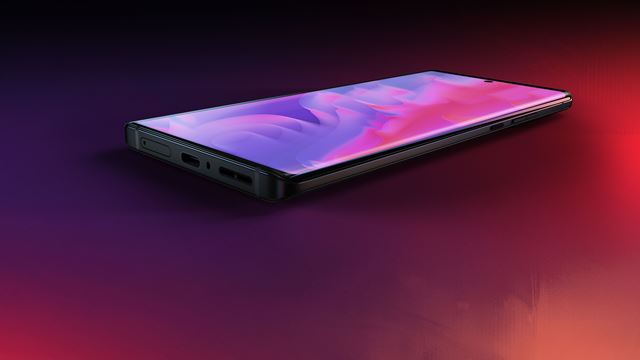 Motorola predstavila tri nov mobily Moto Edge 30 Ultra, Edge 30 Fusion a Edge 30 Neo 