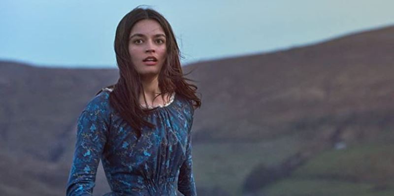 Emma Mackey ako Emily Brontë, autorka románu Búrlivé výšiny