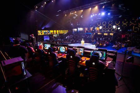 Si tudent a v gamingu si doma? Nezmekaj kvalifikciu na Red Bull Campus Clutch  