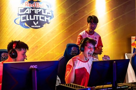Si tudent a v gamingu si doma? Nezmekaj kvalifikciu na Red Bull Campus Clutch  