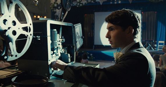 Hľadáte filmy na Silvestra? Skúste vraždiacu pneumatiku, film celý naopak, slovenskú Tarantinovku, či upíra Pinocheta