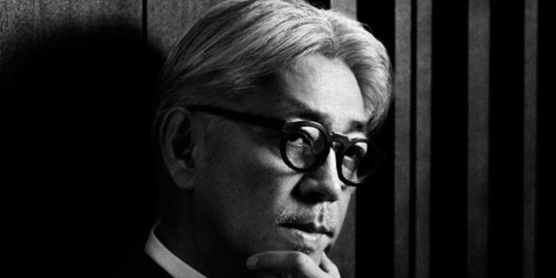 Vo veku 71 rokov zomrel japonsk skladate Rjii Sakamoto, drite Oscara