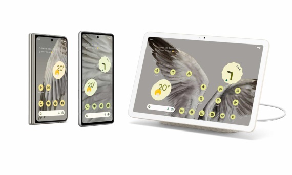 Google ohlsilo Pixel Fold a Pixel 7a mobily, pridalo aj Pixel Tablet