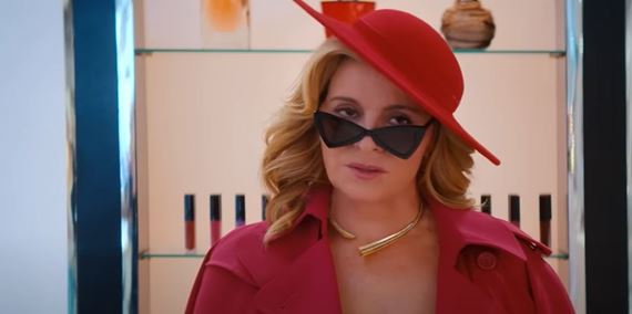 Ok�zlenie. Kim Cattrall bude �oskoro zachra�ova� svoju m�dnu zna�ku 