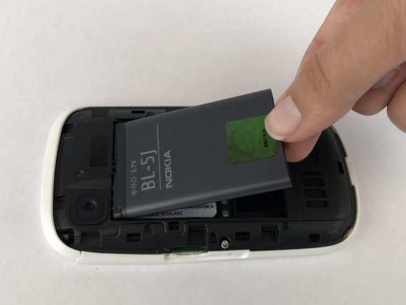 V EU budú musieť byť batérie v mobiloch a notebookoch ľahko vymeniteľné