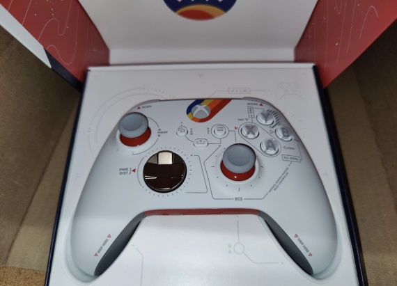 Nové pohľady na xboxový Starfield gamepad