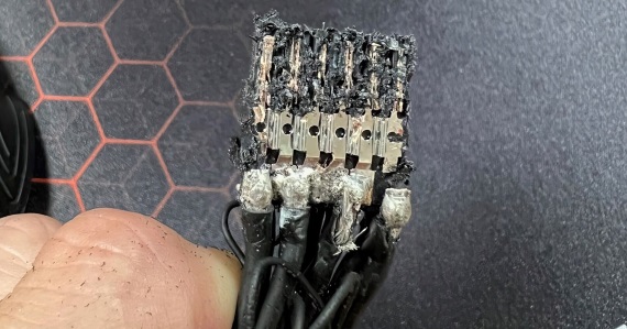 12VHPWR konektory nahrad nov 12V-2x6 PCIe 6.0 konektor