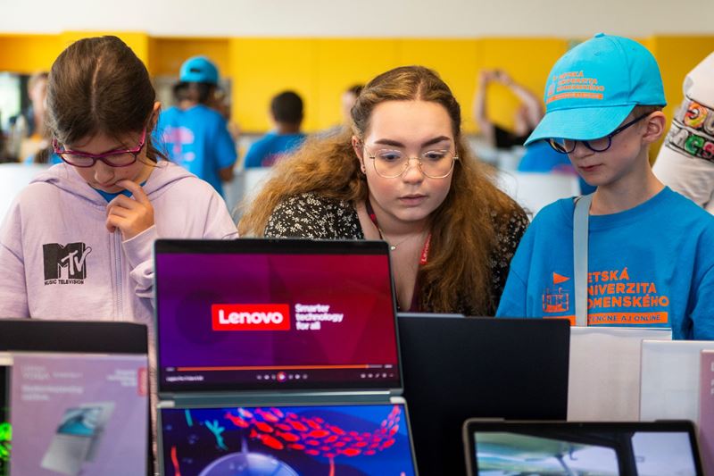 Z�vislos� na internete dok�e zni�i� �loveku �ivot mnohorak�mi sp�sobmi