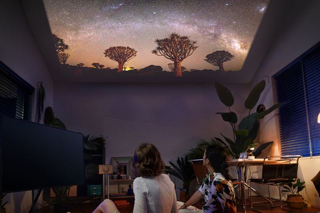 Starfield si teraz zahrte s novm projektorom od Samsungu  je tu The Freestyle druhej genercie 