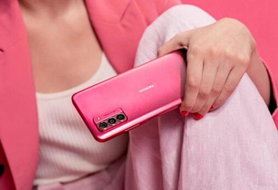 HMD predstavilo ružovú verziu Nokia G42 5G mobilu