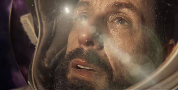 Spaceman. Adam Sandler ako melancholick esk astronaut vo vesmre