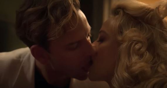 Supersex. ivotopisn seril o najznmejom talianskom pornohercovi zane skoro na jar