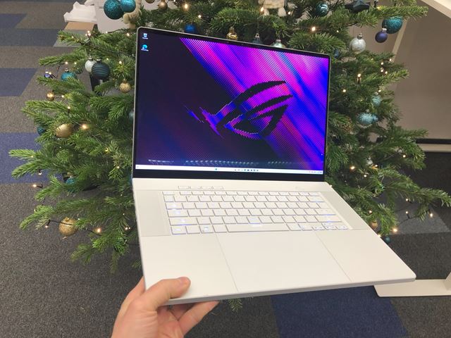 Asus predstavil  ROG Zephyrus G16 a ROG Strix SCAR notebooky 