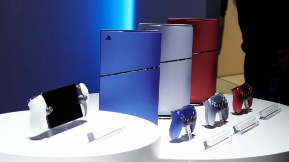 Nov PS5 slim konzola dostane tie farebn kryty