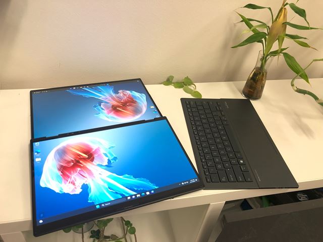 Asus predstavil dvojdisplejov� Zenbook, ale aj otv�rate�n� OLED obrazovku 