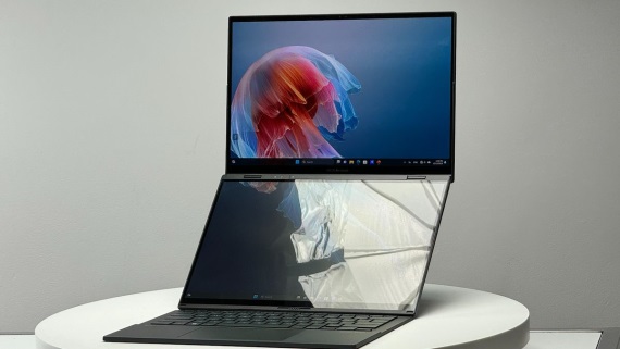 Asus predstavil dvojdisplejový Zenbook, ale aj otvárateľnú OLED obrazovku