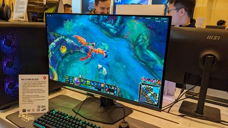 MSI ukzalo 4K OLED monitor s AI, ktor umon cheatova  