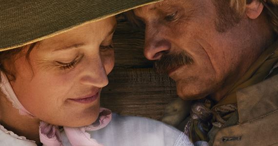 Dlho očakávaný western Vigga Mortensena Až na koniec sveta vstupuje do slovenských kín