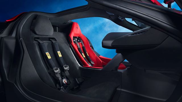 Ferrari F80 bolo predstaven�, m��ete ho ma� za 3.9 mili�na dol�rov 