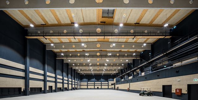 Viede otvra filmov tdi HQ7. Dve modern filmov haly s k dispozcii pre nrodn aj medzinrodn produkcie 