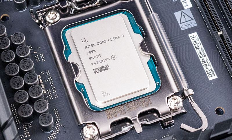 Intel Core Ultra 200 procesory dostali recenzie