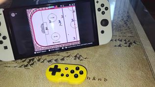 CRKD Atom je univerzlny gamepad vekosti kenky 