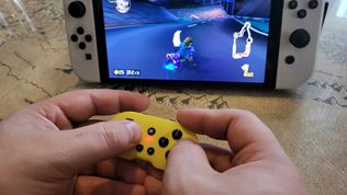 CRKD Atom je univerzlny gamepad vekosti kenky 