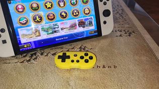 CRKD Atom je univerzlny gamepad vekosti kenky 