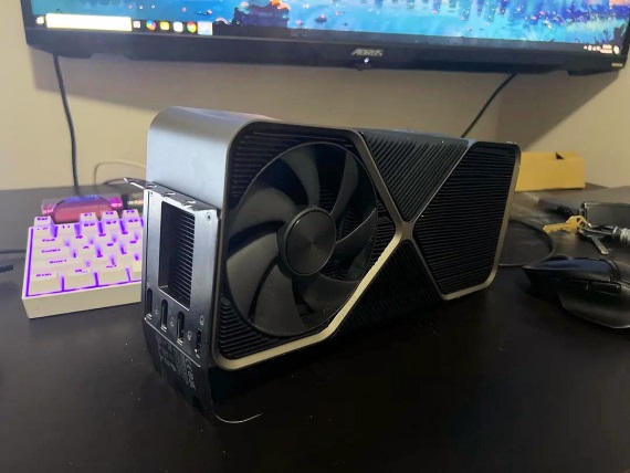 Zruen RTX 4090ti karta bola njden medzi odpadom vo vpredaji