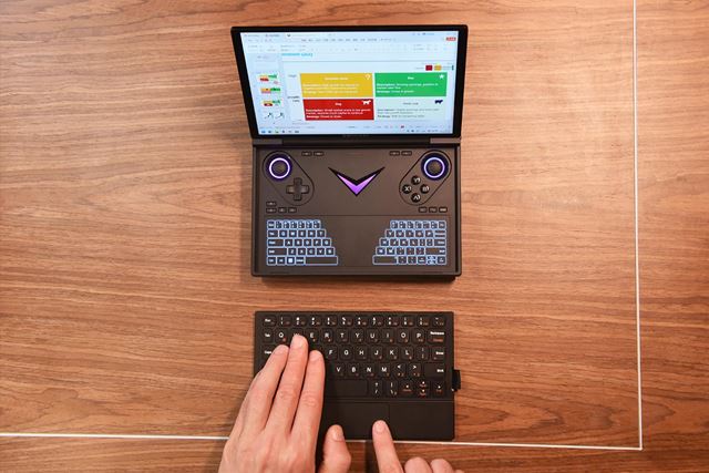 OneXPlayer G1 bude otv�rac� handheld s dotykovou,ale aj fyzickou kl�vesnicou  