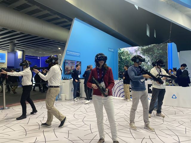 HTC VIVE XR Elite na MWC ukzal profesionlne funkcie aj softvr pre hern parky a mze 