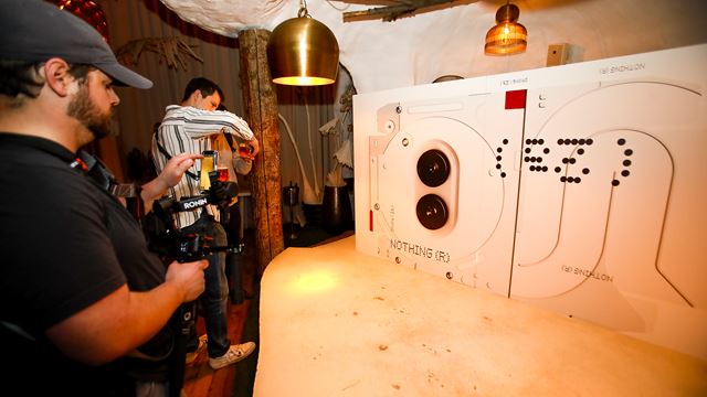 Nothing Phone (2a) teasuje svoj dizajn 