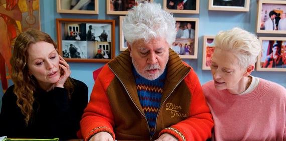 Almodvar pripravuje prv film v anglitine. Na palube Julianne Moore i Tilda Swinton