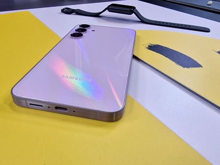 Samsung predstavil nov Galaxy A35 5G a Galaxy A55 5G mobily  