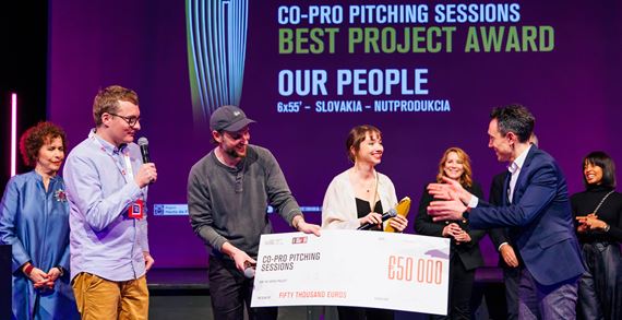 Pripravovan seril o vrade Jna Kuciaka Nai udia - si odniesol hlavn cenu z najvieho festivalu televznej tvorby