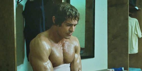 Zac Efron zmenen na nepoznanie  do kn prila portov drma Iron Claw