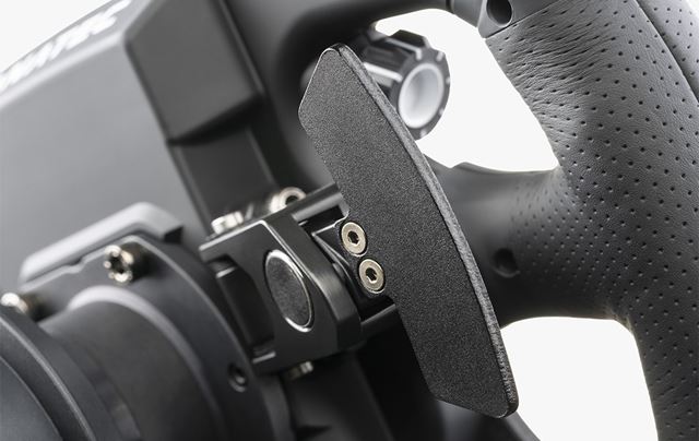 Fanatec spustil predaj Clubsport Racing Wheel F1 bundlu 