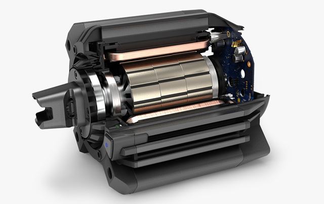 Fanatec spustil predaj Clubsport Racing Wheel F1 bundlu 