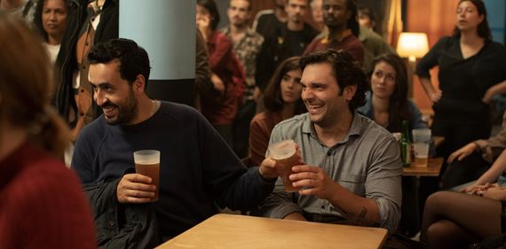 Do slovenských kín mieri francúzska komédia Ťažký rok od tvorcov filmu Nedotknuteľní, Érica Toledana a Oliviera Nakache