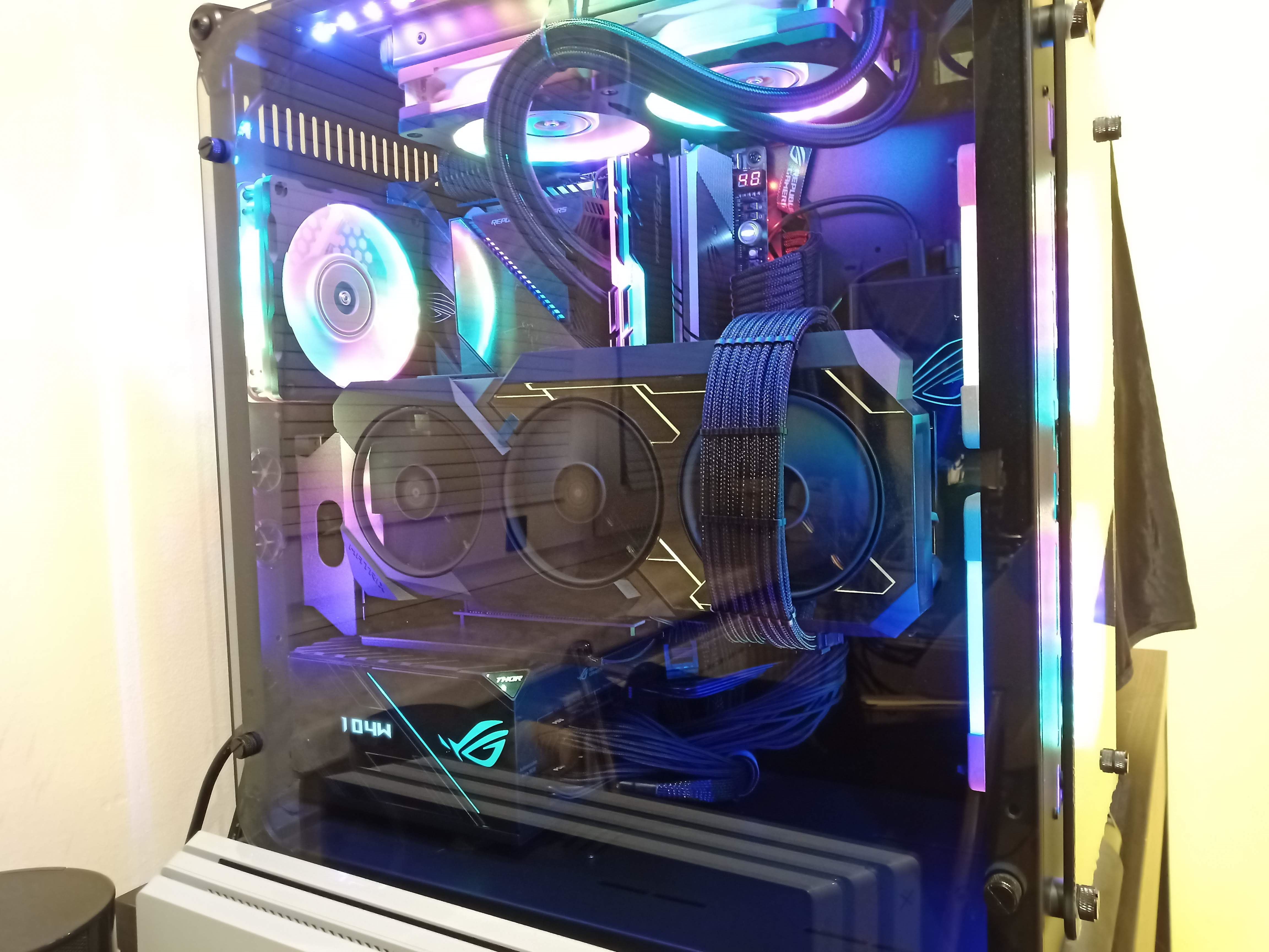 MSI RTX 4090 Suprim Fuzion - hybrid, ktorý príde príliš neskoro | Sector.sk