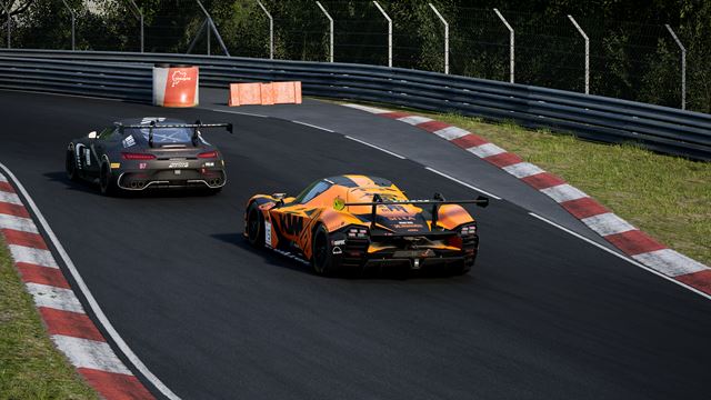 Pozrite si jazdu na Nurburgringu v Assetto Corsa Competizine 