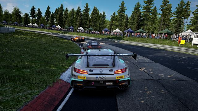 Pozrite si jazdu na Nurburgringu v Assetto Corsa Competizine 