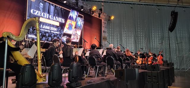 Brnom zneli meldie z kultovch eskch hier 