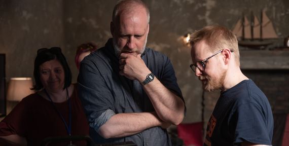 Predstavujeme hlavných predstaviteľov filmu o hudobnej legende Karolovi Duchoňovi