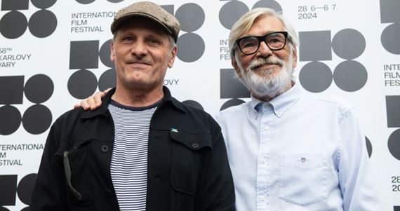Viggo Mortensen prevezme Cenu prezidenta MFF Karlove Vary