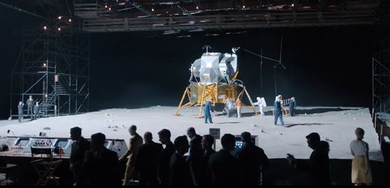 Zober ma na Mesiac. Romantick komdia z prostredia Apollo 11