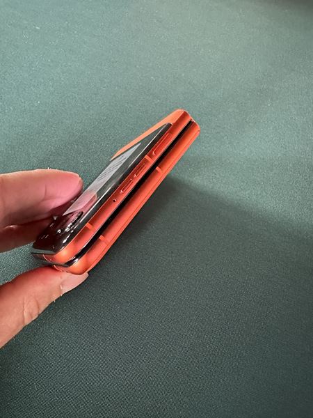 Otvracie mobily Motorola Razr 50 a Motorola Razr 50 Ultra s u v predaji  