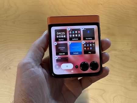 Otvracie mobily Motorola Razr 50 a Motorola Razr 50 Ultra s u v predaji  